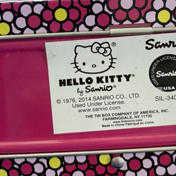 Hello Kitty Tin Lunch Box - Picture 6 of 8